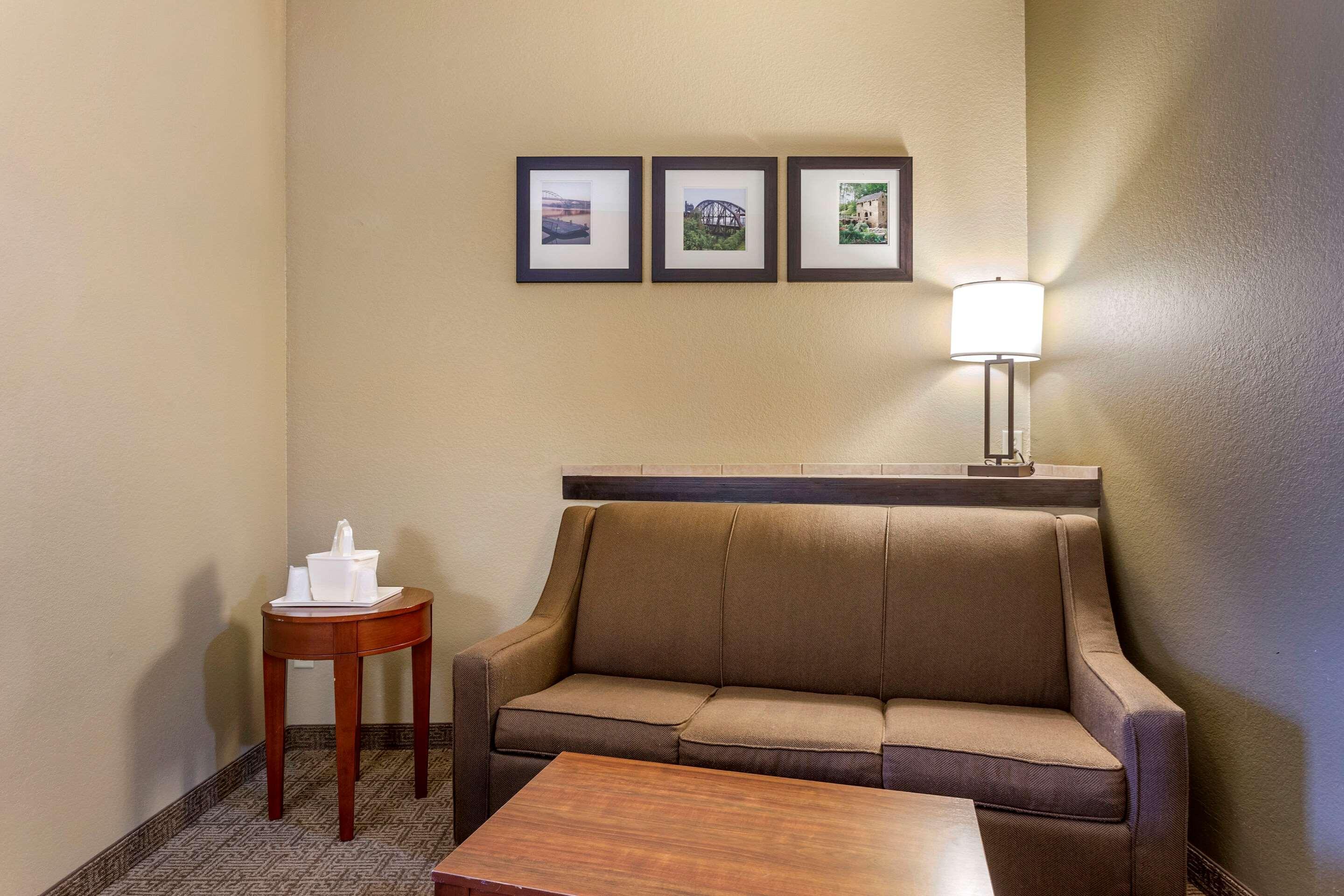 Comfort Suites Jonesboro University Area Exterior photo