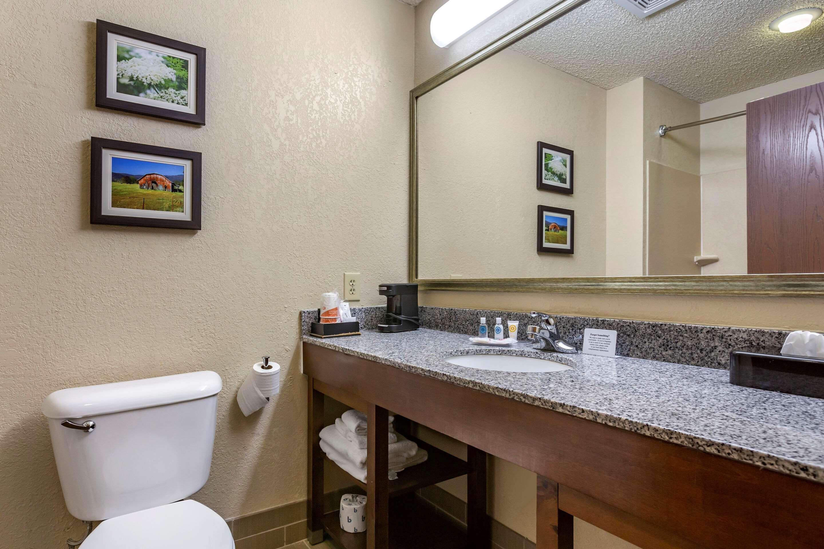 Comfort Suites Jonesboro University Area Exterior photo