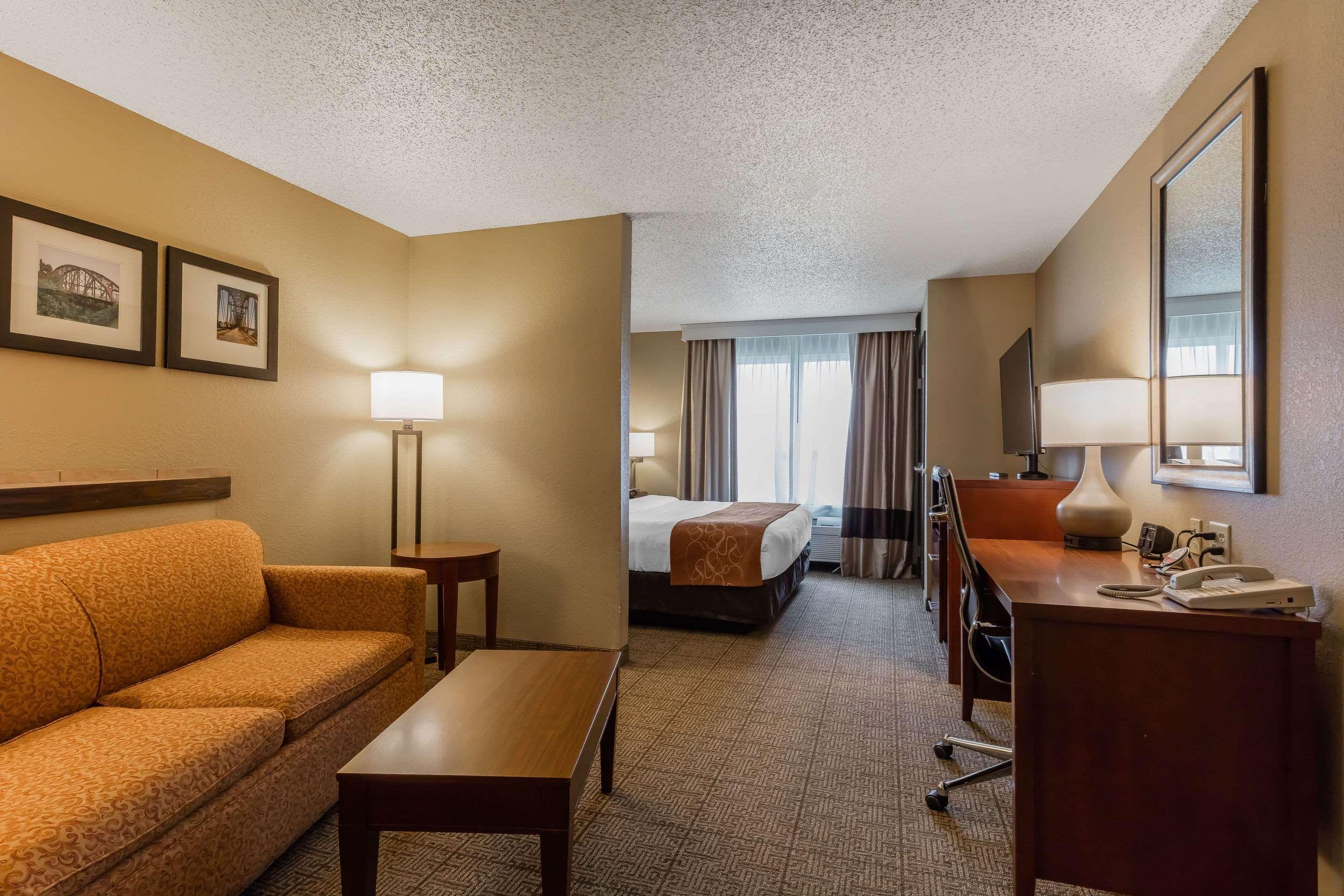 Comfort Suites Jonesboro University Area Exterior photo