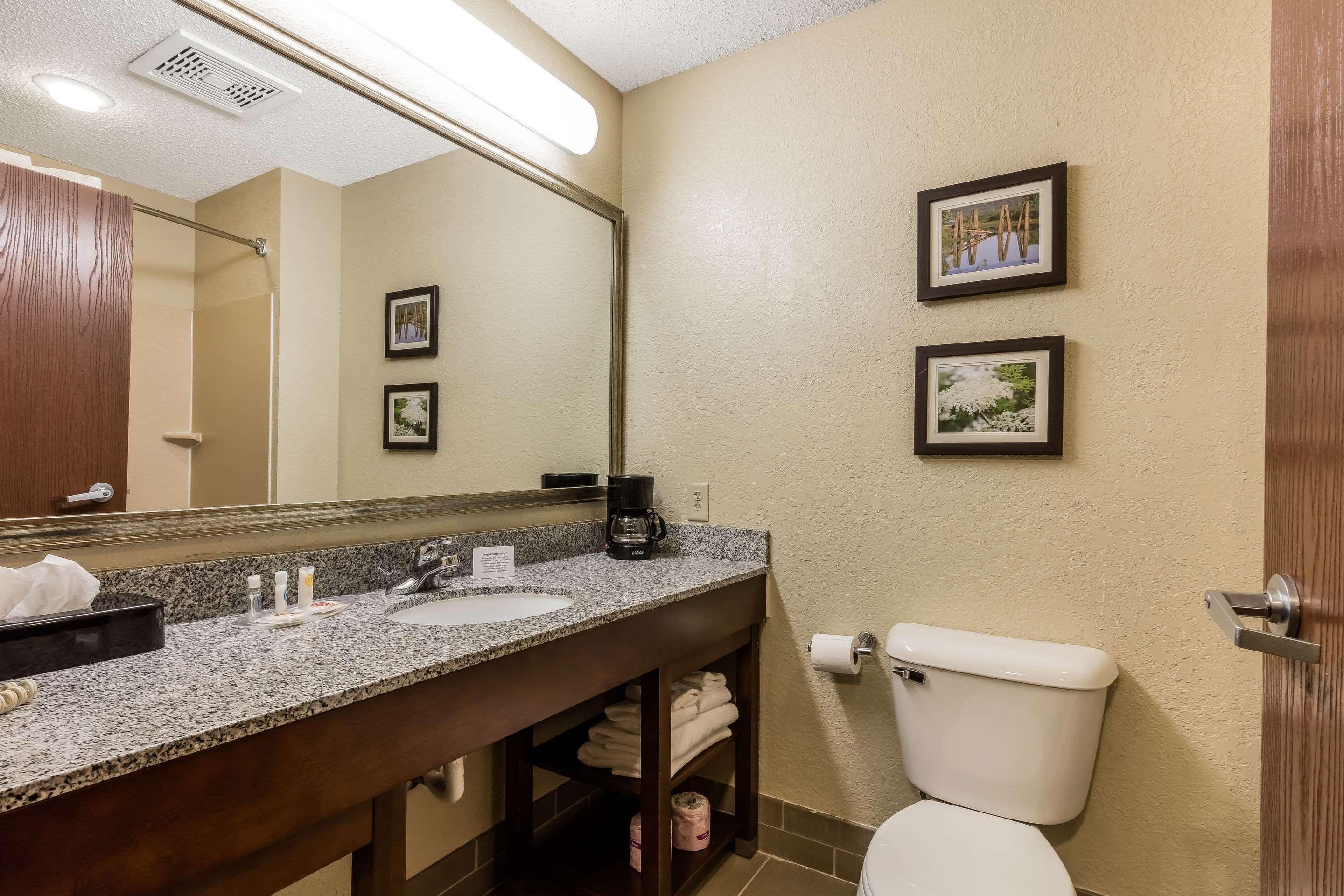 Comfort Suites Jonesboro University Area Exterior photo