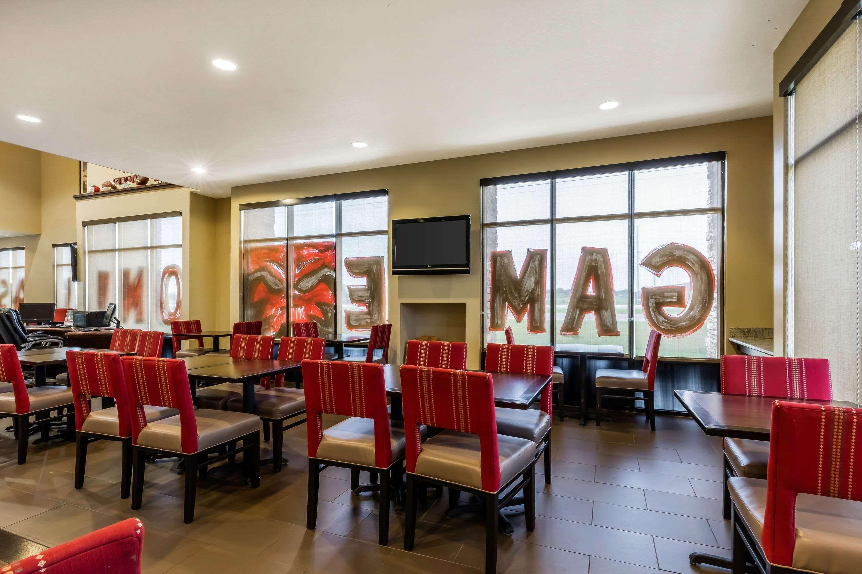 Comfort Suites Jonesboro University Area Exterior photo